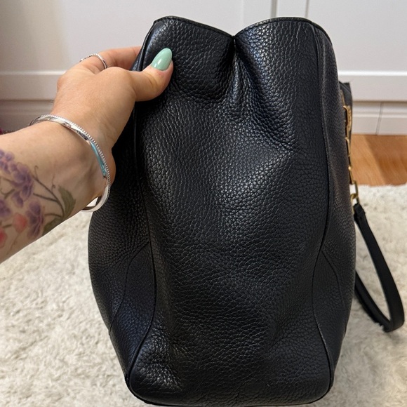 Tory Burch Carson Black Pebbled Leather Tote - Picture 6 of 10